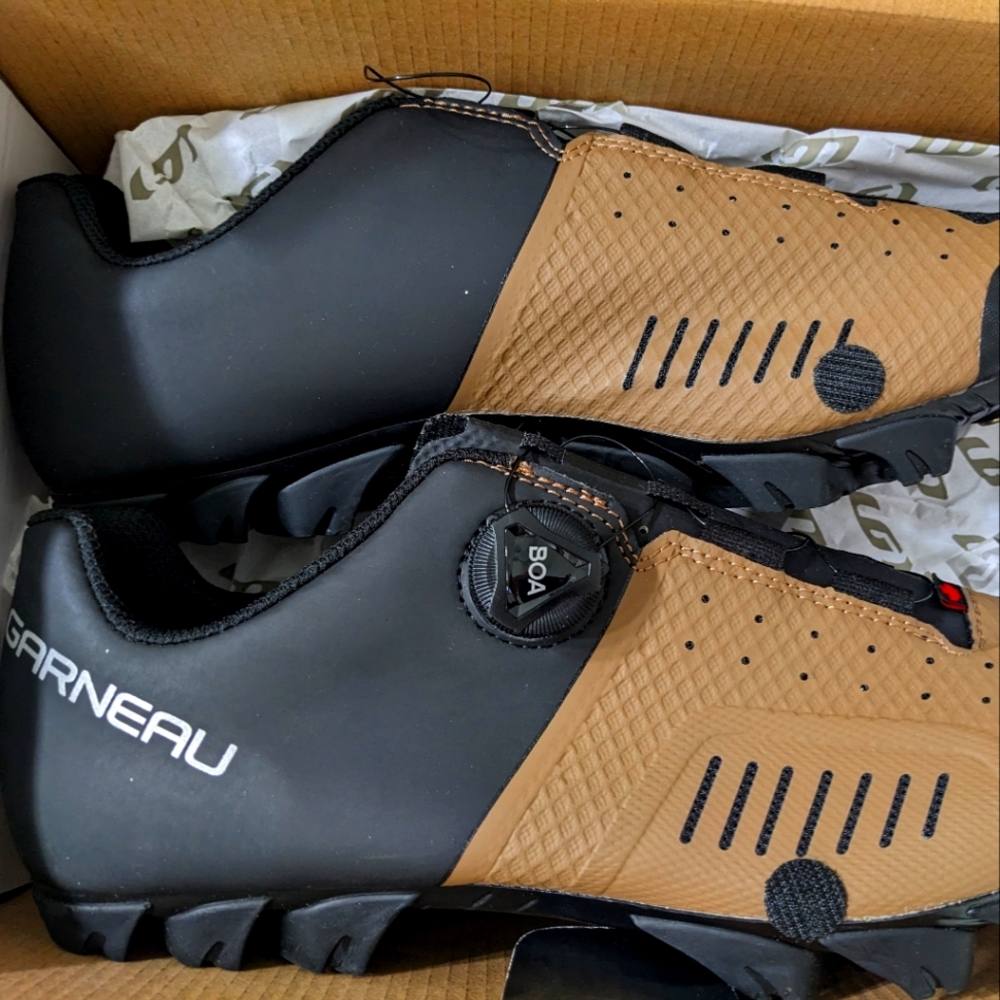 Garneu brand new bike shoes